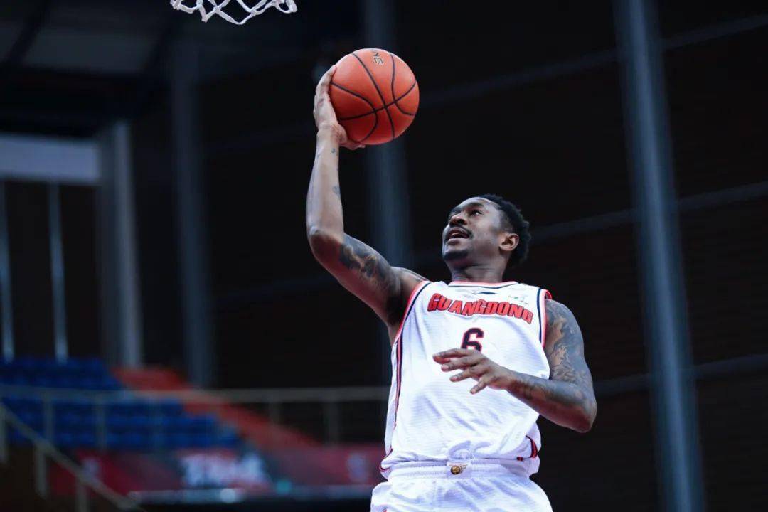 里昂力克摩洛哥,阿尔瓦雷斯三分雨点燃全场的简单介绍 里昂力克摩洛哥,阿尔瓦雷斯三分雨点燃全场的简单介绍