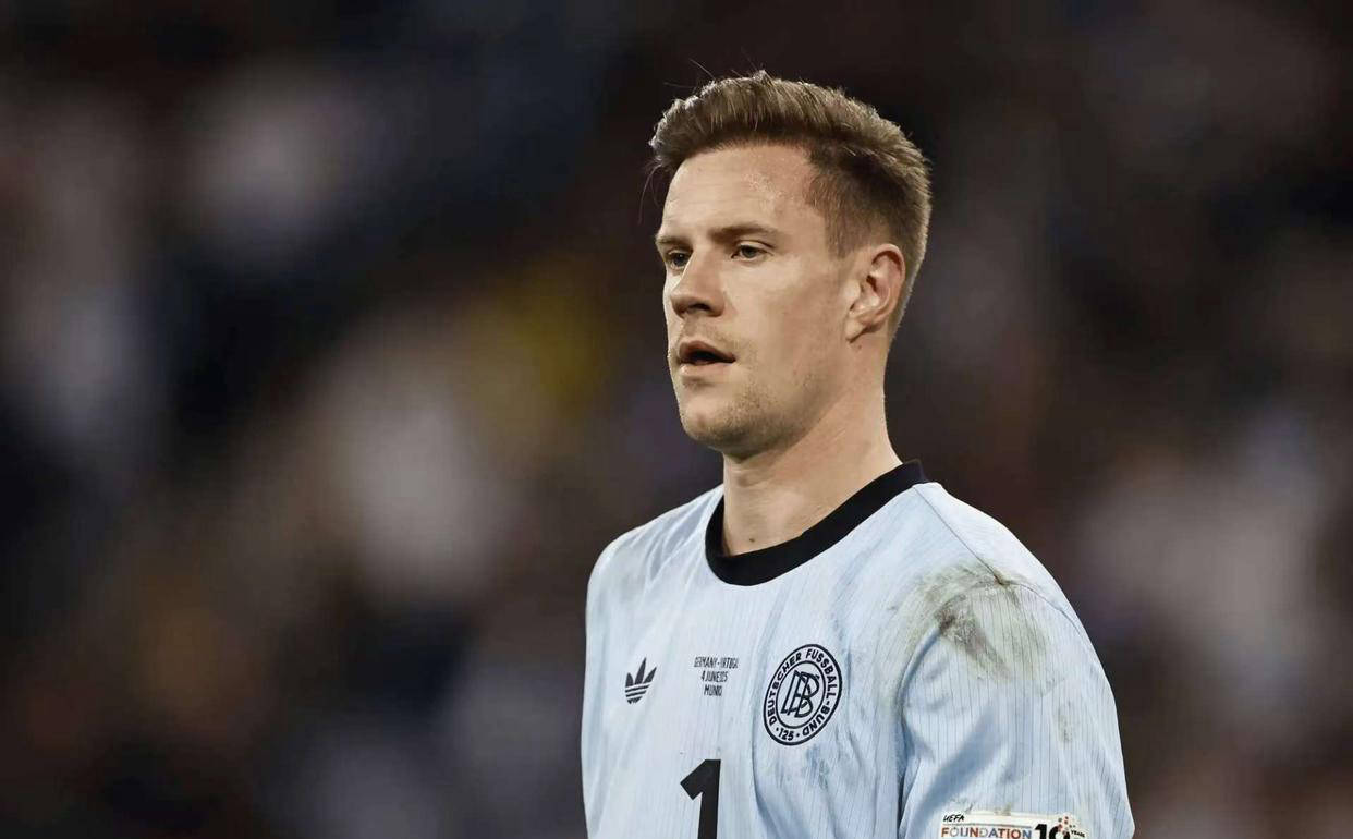 曼联险胜英格兰,特尔施特根惊艳世界的简单介绍 曼联险胜英格兰,特尔施特根惊艳世界的简单介绍