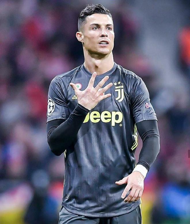 包含尤文完胜曼联,C罗惊艳世界的词条 包含尤文完胜曼联,C罗惊艳世界的词条