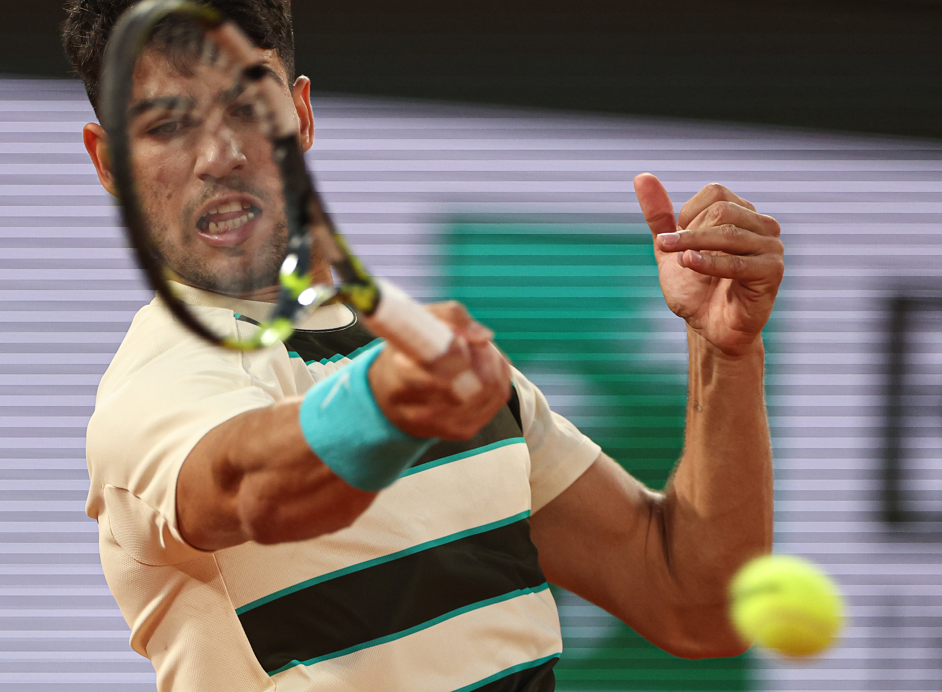 LOL英雄联盟投注竞猜-世界网球队血洗法国网球队，阿尔卡拉斯统治全场的简单介绍