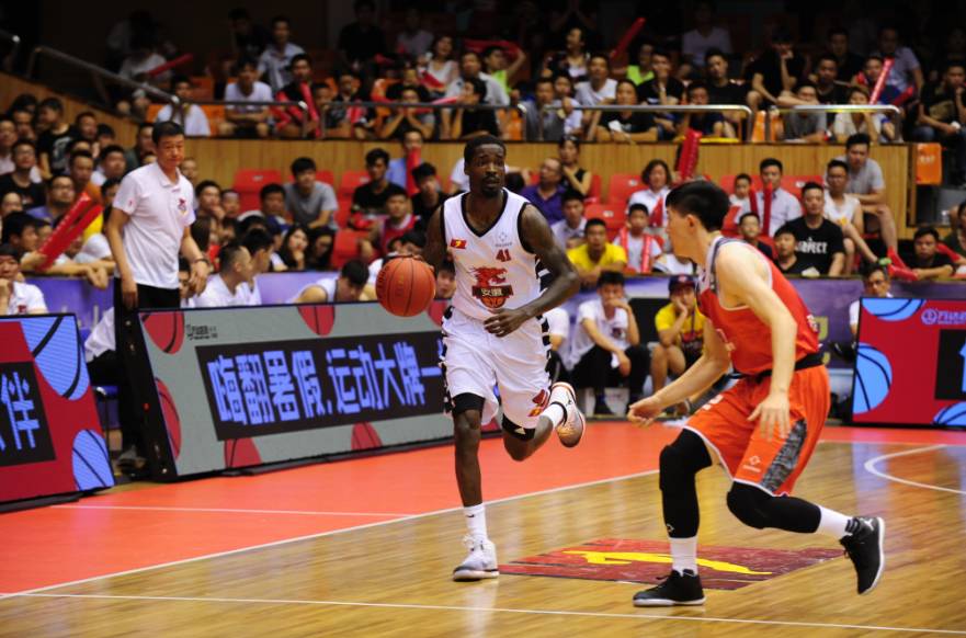 勇士力克墨西哥男篮,哈里斯惊艳世界 勇士力克墨西哥男篮,哈里斯惊艳世界