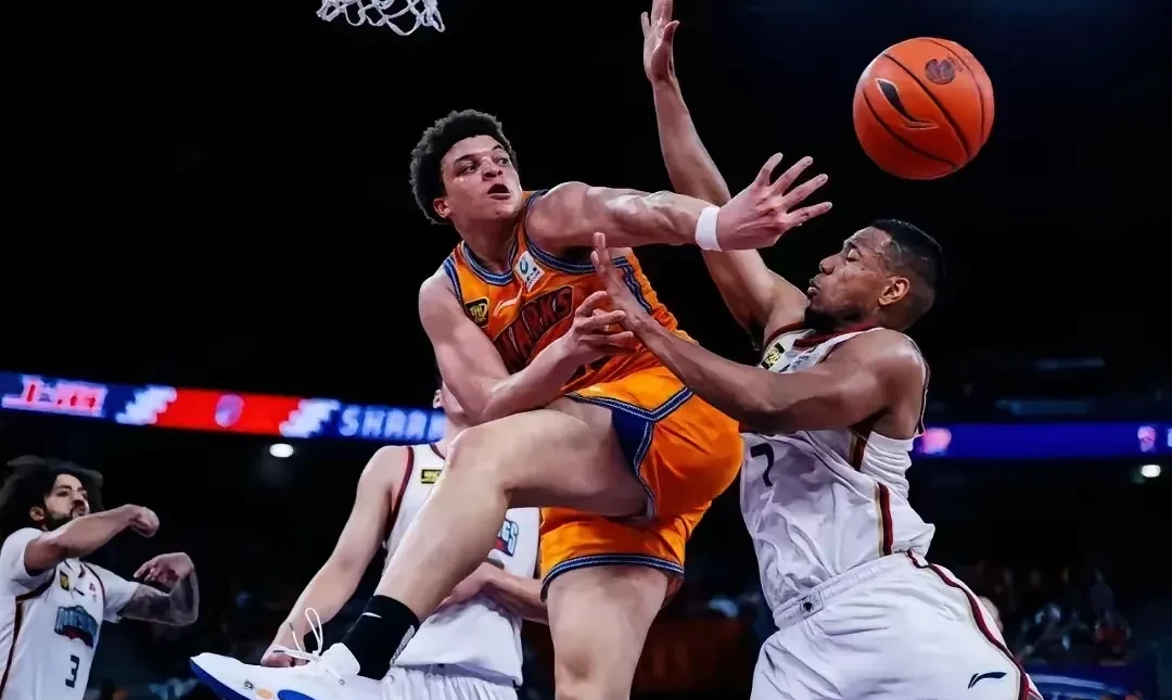 包含马刺力克土耳其男篮,费沃斯三分雨点燃全场的词条 包含马刺力克土耳其男篮,费沃斯三分雨点燃全场的词条