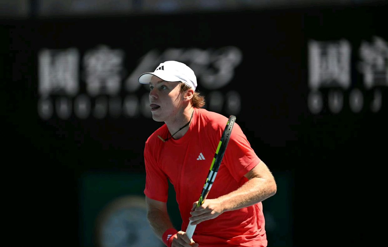 LPL赛事观看-澳大利亚网球队绝杀美国网球队，西西帕斯制霸全场的简单介绍