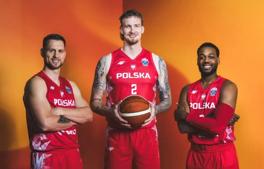 英国乒乓球队力克波兰乒乓球队,奥恰洛夫制霸全场的简单介绍 英国乒乓球队力克波兰乒乓球队,奥恰洛夫制霸全场的简单介绍