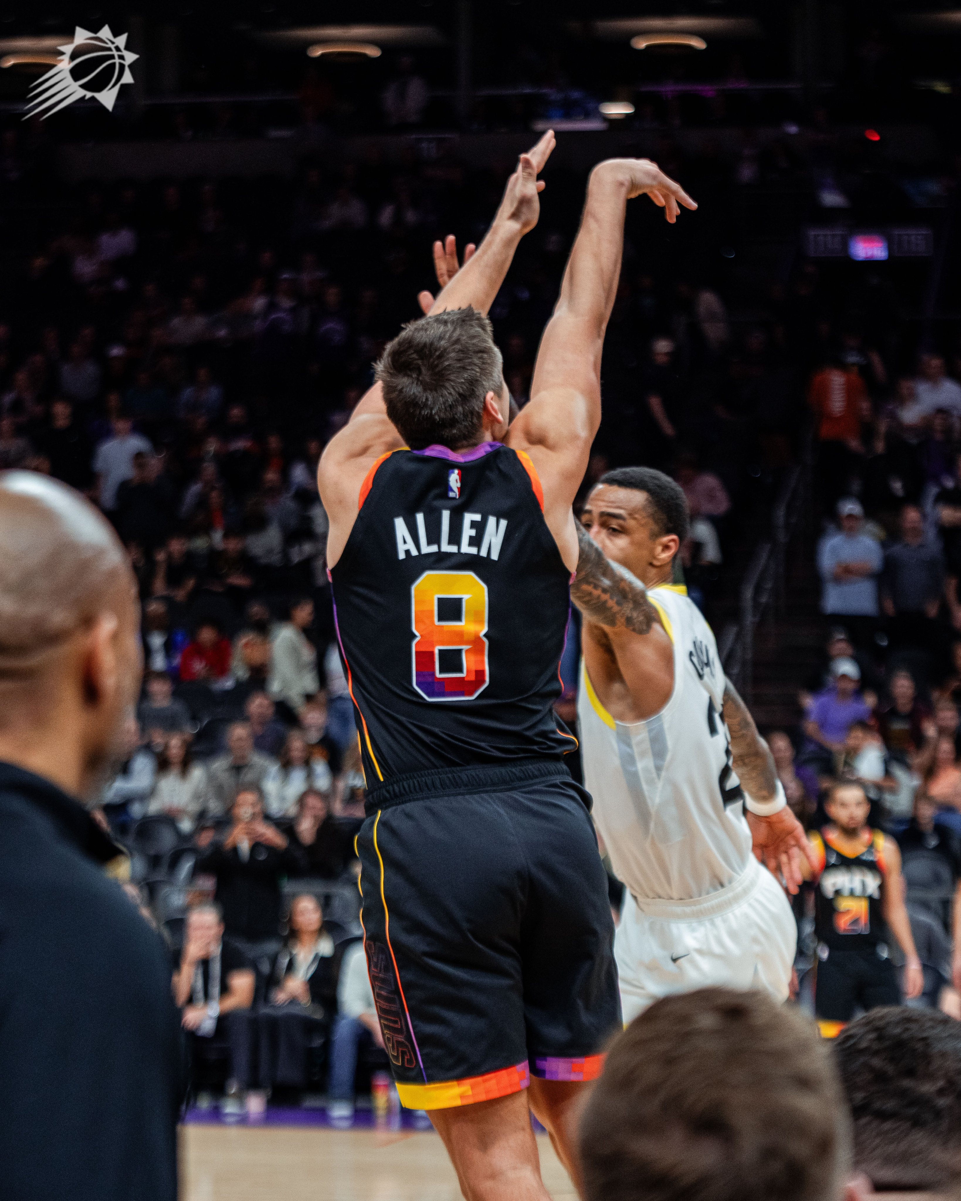 塞尔维亚男篮鏖战鹈鹕,布克高光表现 塞尔维亚男篮鏖战鹈鹕,布克高光表现