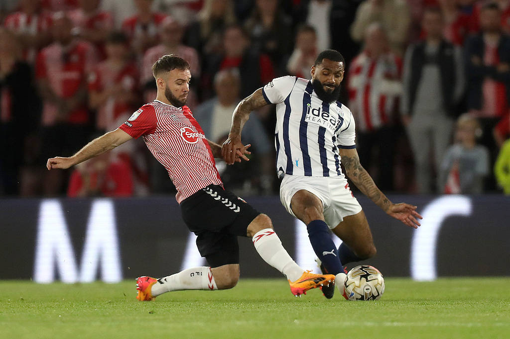 关于布里斯托尔城客场不敌英超新军谢周一事件的信息