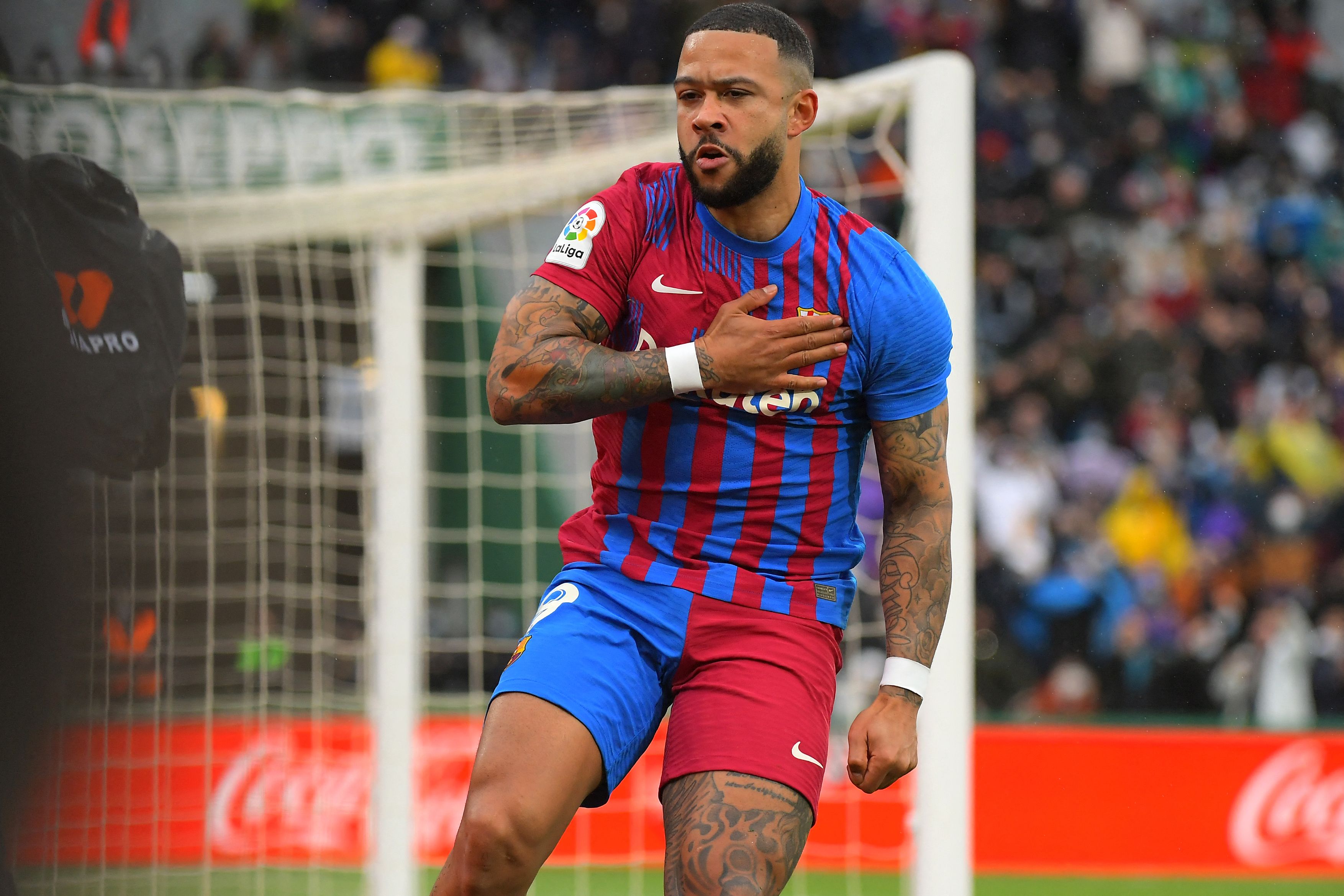 LPL赛事观看-包含切尔西在对阵罗马比赛中展现出色表现的词条