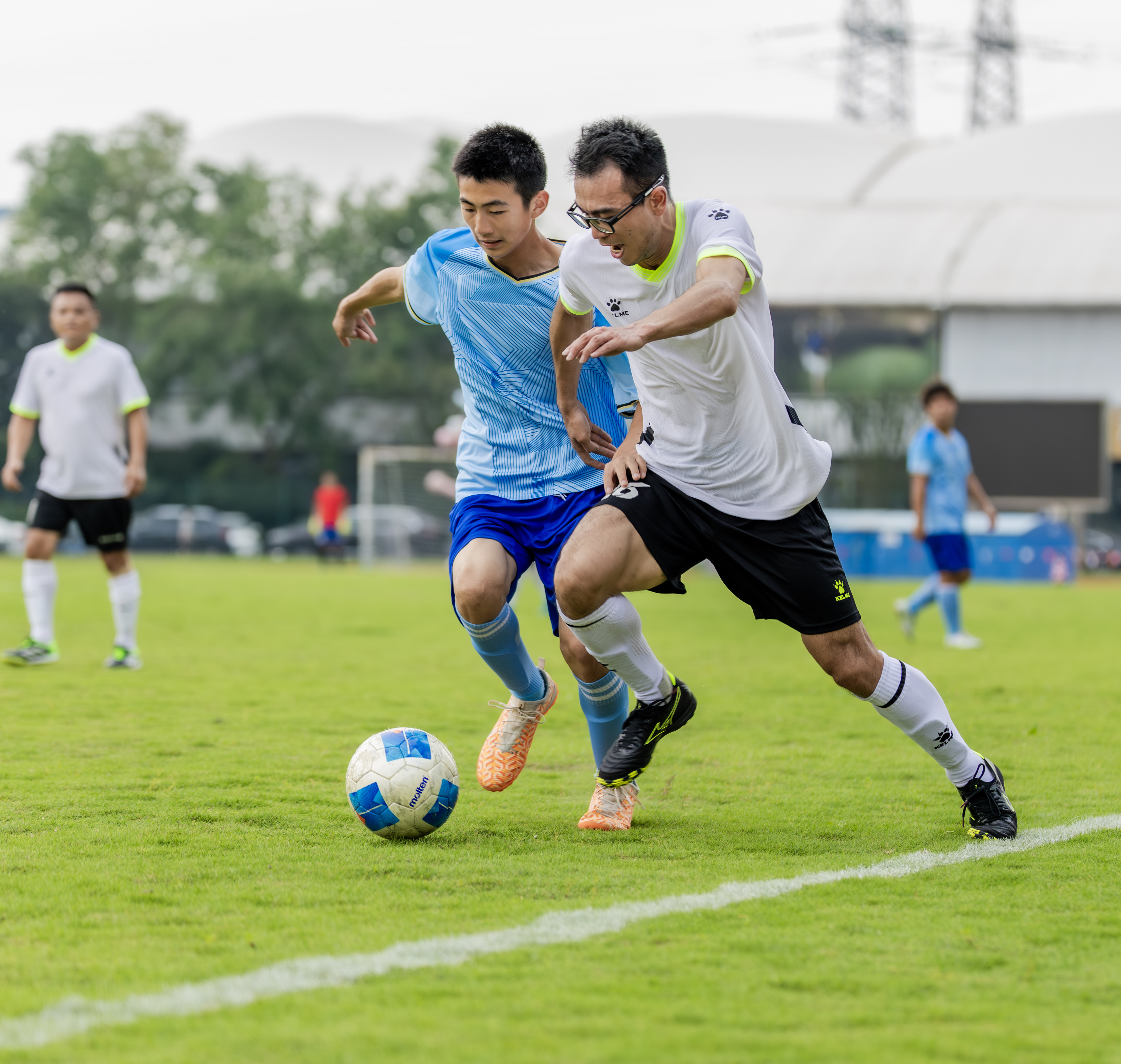 足球豪门策马追风,国内强队备战争霸赛场 足球豪门策马追风,国内强队备战争霸赛场