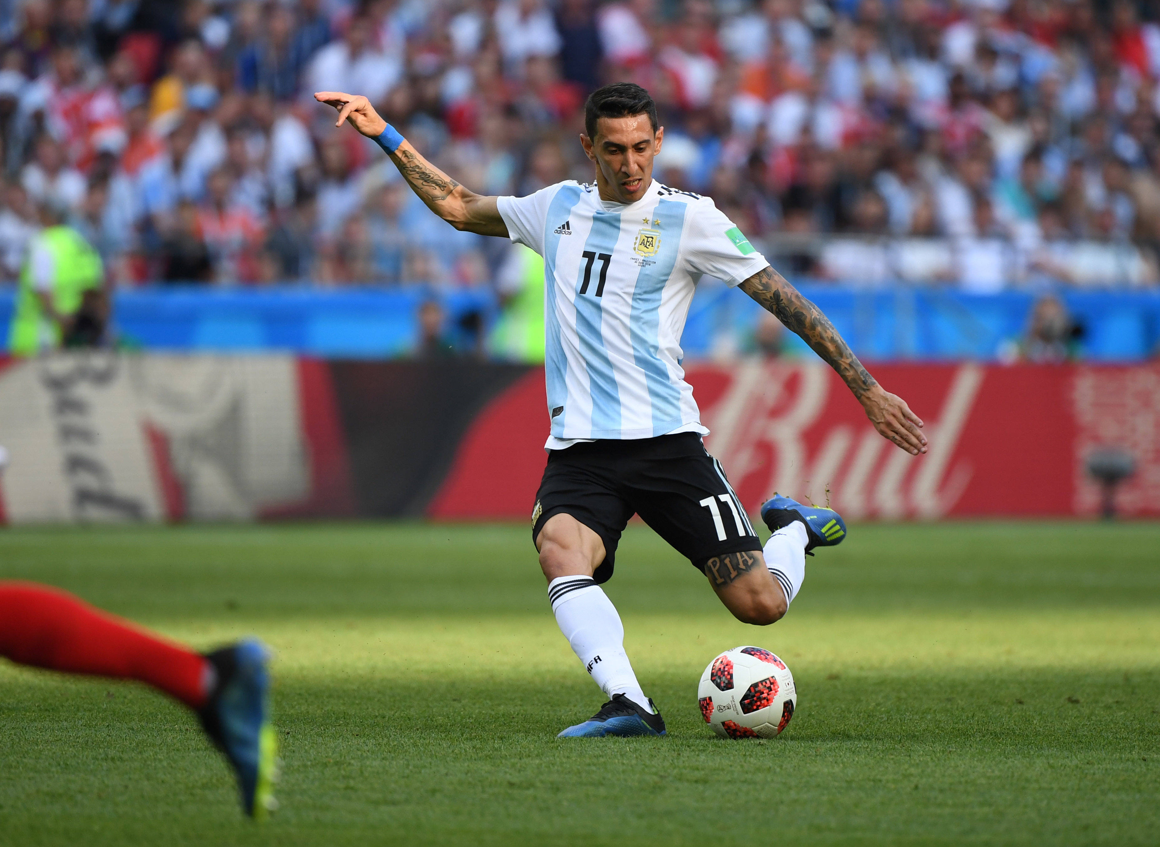 LOL英雄联盟投注平台-关于美洲杯赛中球员掀起热烈角逐，精彩不断的信息