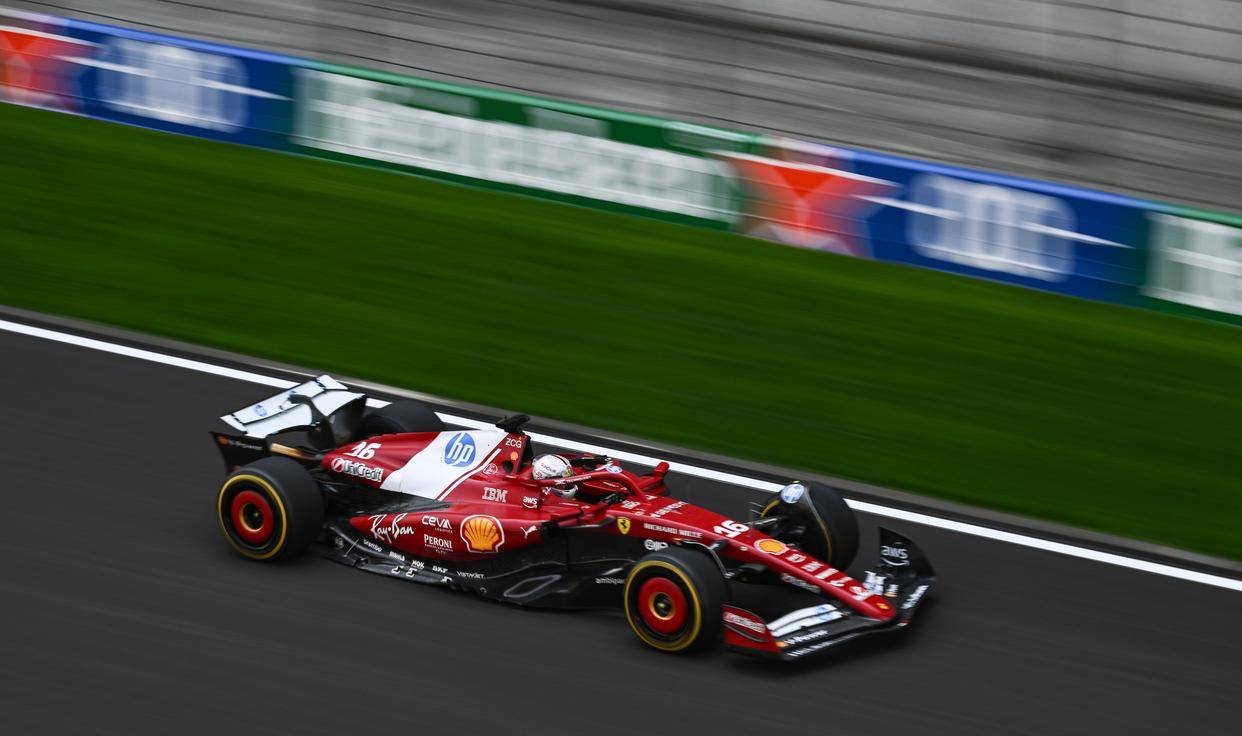 包含雷诺车队绝杀法拉利，汉密尔顿点燃赛场的词条