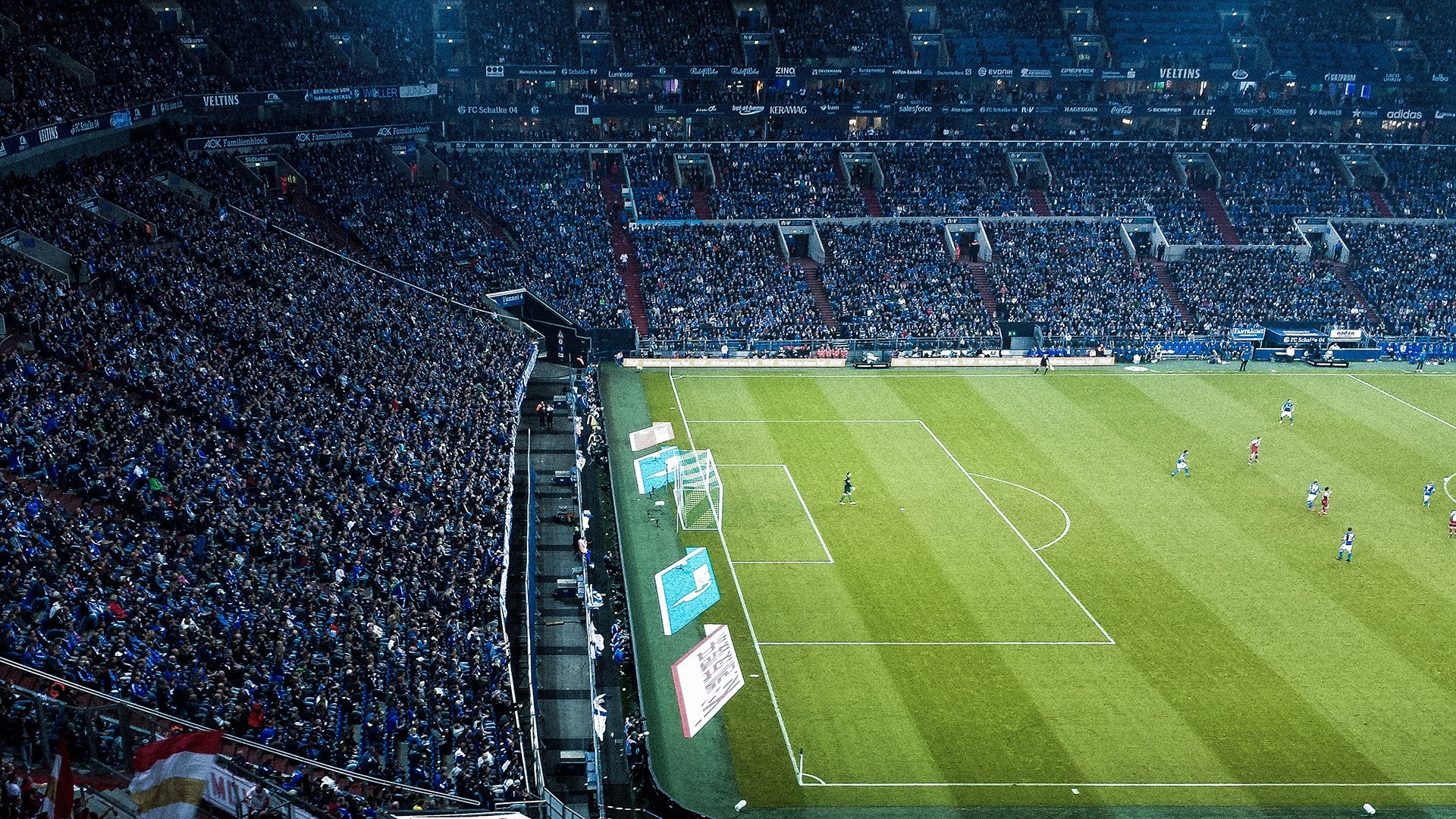 世界排名争夺战之夜，本泽马刷新纪录，书写传奇新章