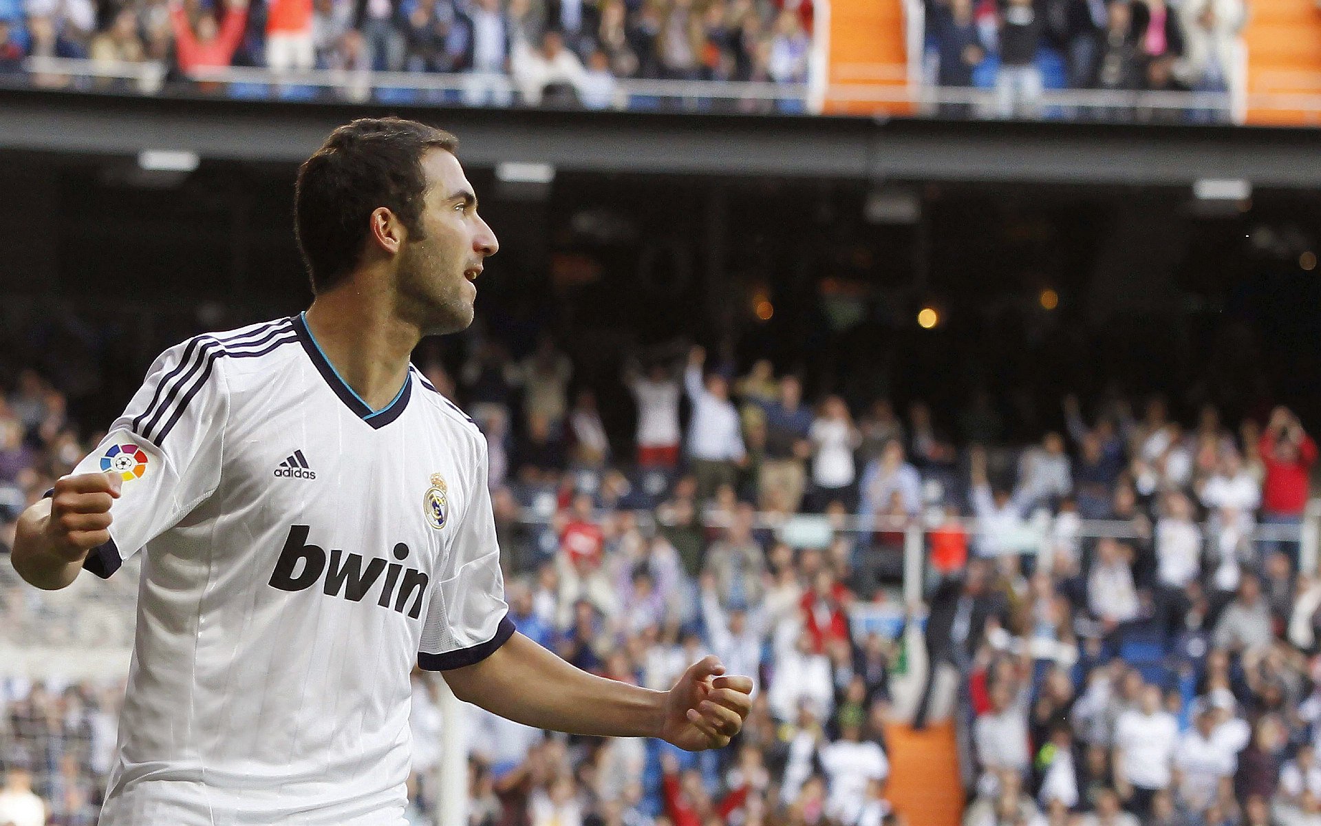 极限翻盘与无解纪录,雷诺逆袭梅赛德斯,维斯塔潘再铸传奇